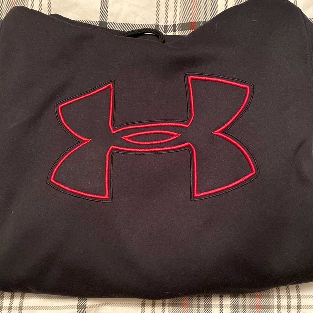 Under Armour sweatshirt